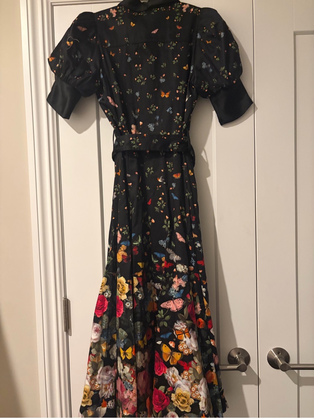 Alice + Olivia Black Floral & Butterfly Midi Dress with Puff Sleeves - Picture 4 of 8